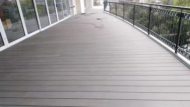 Deck compuesto para exterior