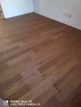 Piso de madera de ingeniería natural